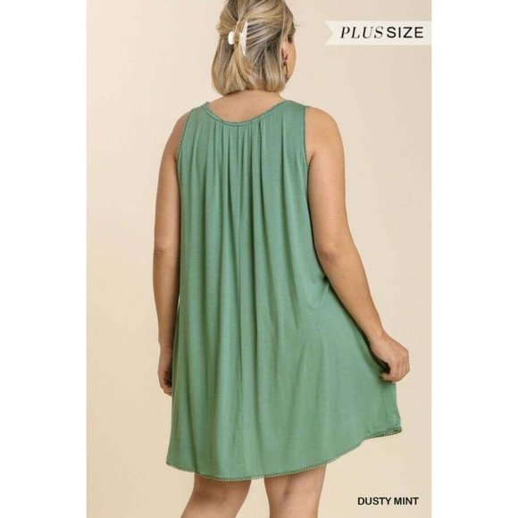 Umgee Plus Size Raspberry V-Neck Crochet Detail Sleeveless Dress - Picture 9 of 12